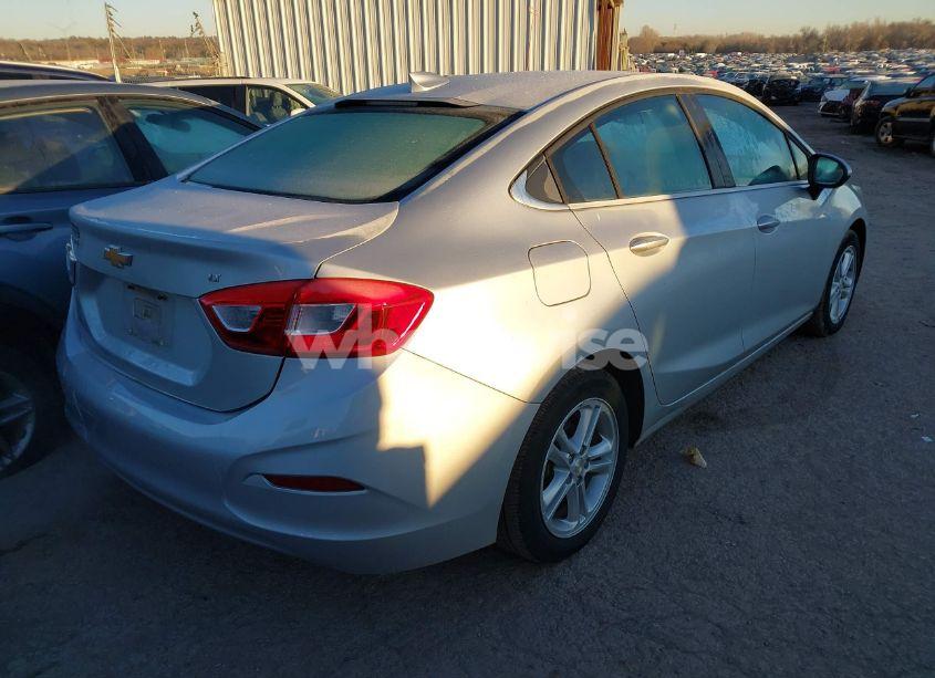 Photo 4 of 2017 Chevrolet Cruze LT AUTO (VIN 1G1BE5SM6H7113020)