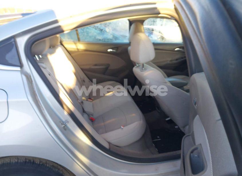 Photo 8 of 2017 Chevrolet Cruze LT AUTO (VIN 1G1BE5SM6H7113020)