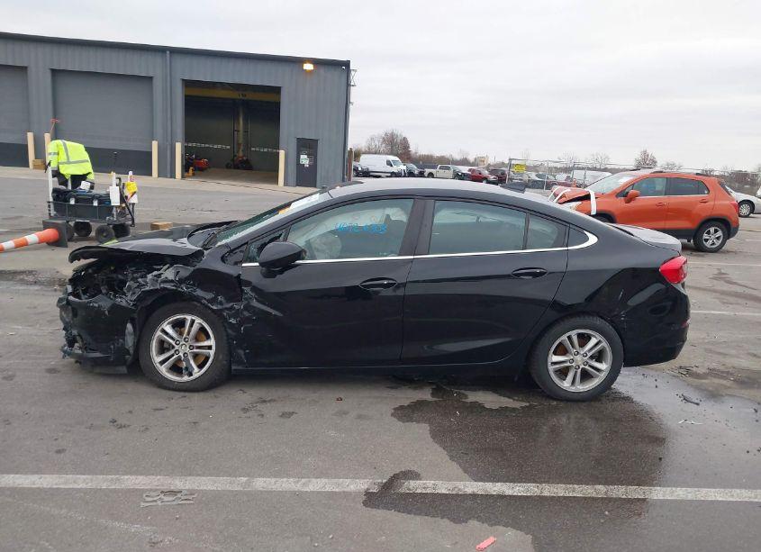 Photo 14 of 2017 Chevrolet Cruze LT AUTO (VIN 1G1BE5SM6H7118153)