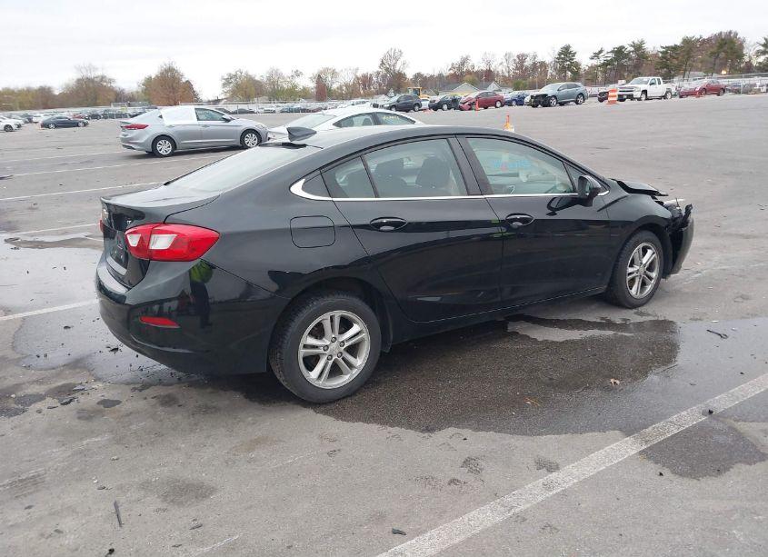 Photo 4 of 2017 Chevrolet Cruze LT AUTO (VIN 1G1BE5SM6H7118153)