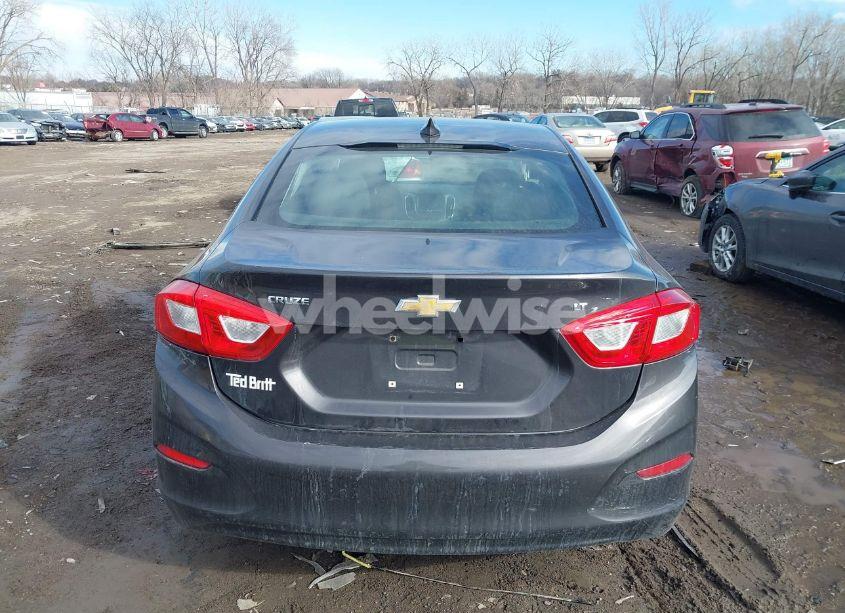 Photo 16 of 2017 Chevrolet Cruze LT AUTO (VIN 1G1BE5SM6H7133459)