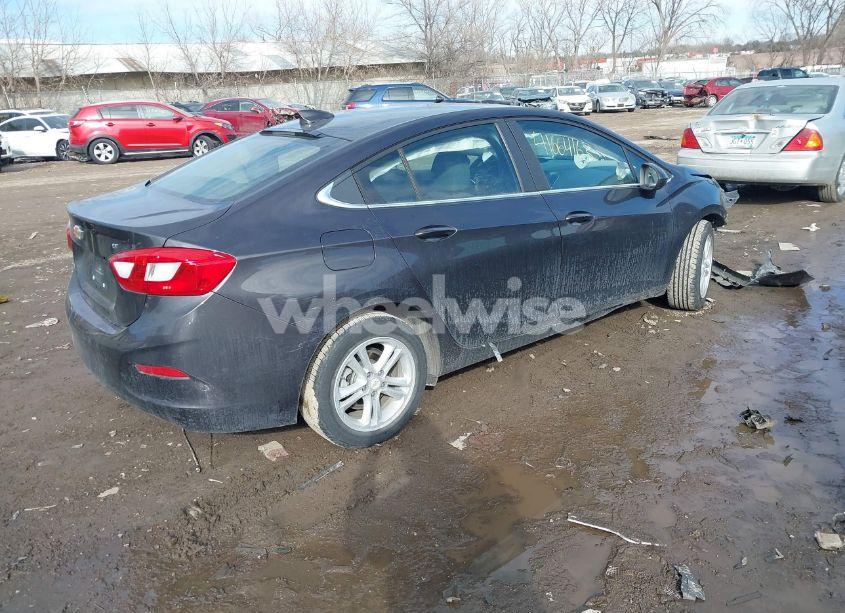Photo 4 of 2017 Chevrolet Cruze LT AUTO (VIN 1G1BE5SM6H7133459)