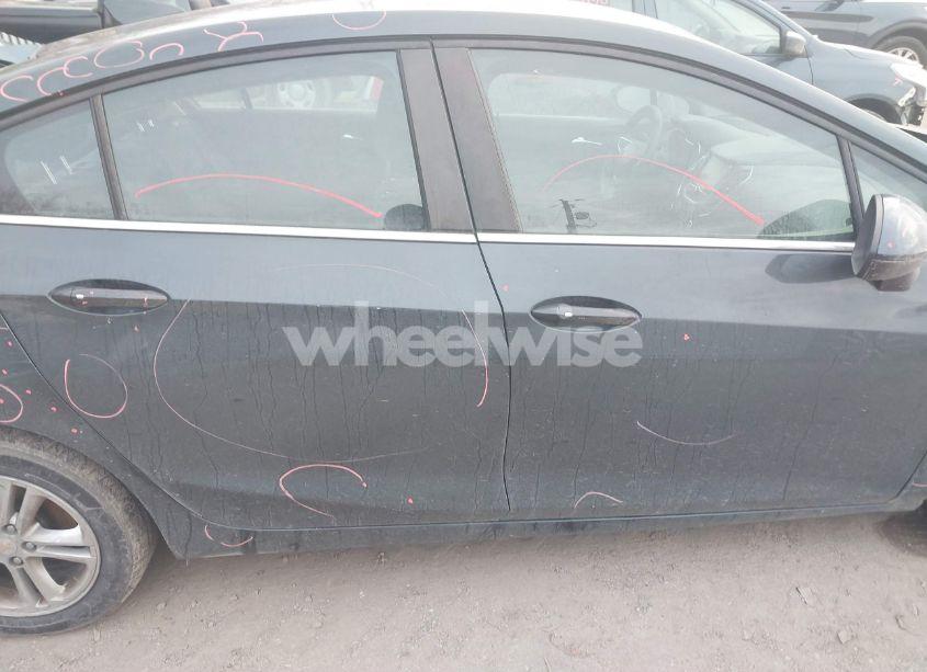 Photo 13 of 2017 Chevrolet Cruze LT AUTO (VIN 1G1BE5SM6H7134756)