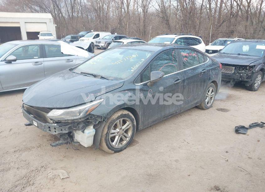 Photo 2 of 2017 Chevrolet Cruze LT AUTO (VIN 1G1BE5SM6H7134756)
