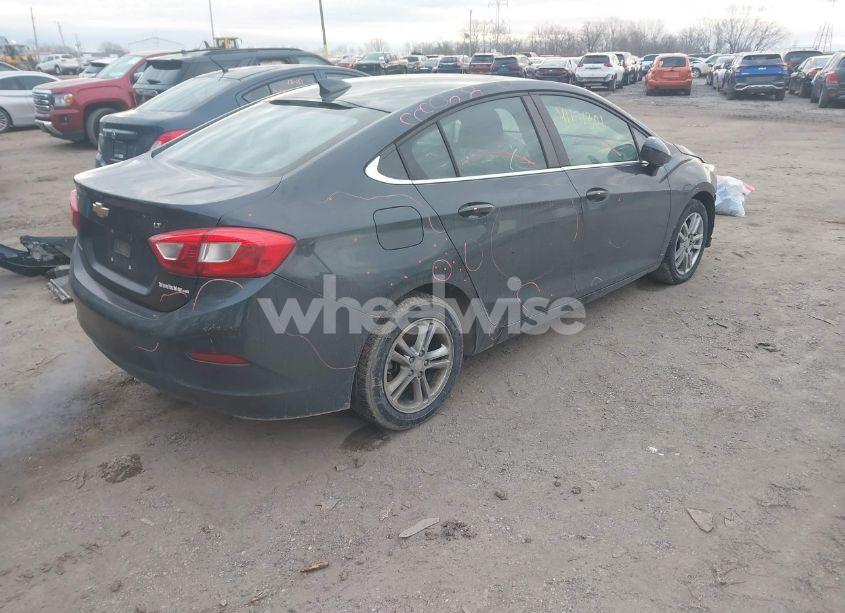 Photo 4 of 2017 Chevrolet Cruze LT AUTO (VIN 1G1BE5SM6H7134756)