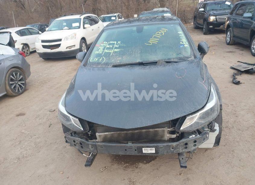 Photo 6 of 2017 Chevrolet Cruze LT AUTO (VIN 1G1BE5SM6H7134756)