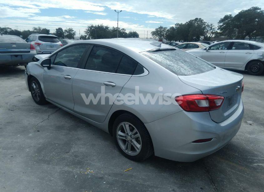 Photo 3 of 2017 Chevrolet Cruze LT AUTO (VIN 1G1BE5SM6H7163562)