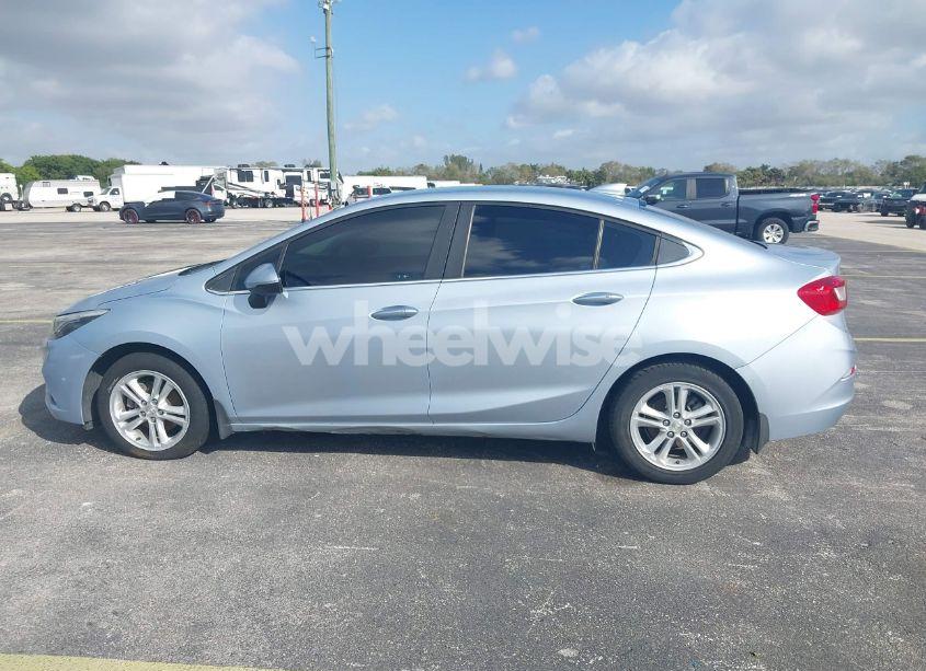 Photo 14 of 2017 Chevrolet Cruze LT AUTO (VIN 1G1BE5SM6H7172827)