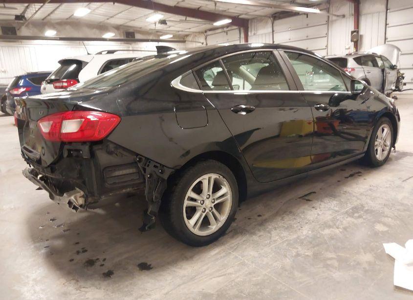 Photo 4 of 2017 Chevrolet Cruze LT AUTO (VIN 1G1BE5SM6H7175579)