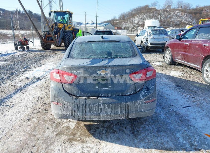 Photo 16 of 2017 Chevrolet Cruze LT AUTO (VIN 1G1BE5SM6H7182872)