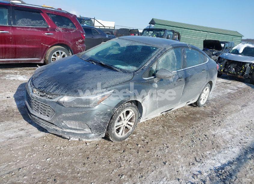 Photo 2 of 2017 Chevrolet Cruze LT AUTO (VIN 1G1BE5SM6H7182872)