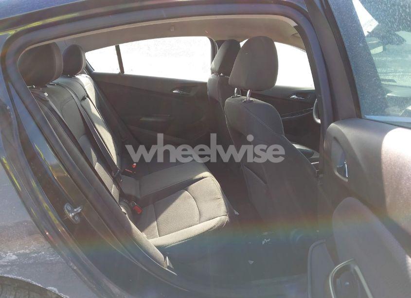 Photo 8 of 2017 Chevrolet Cruze LT AUTO (VIN 1G1BE5SM6H7182872)