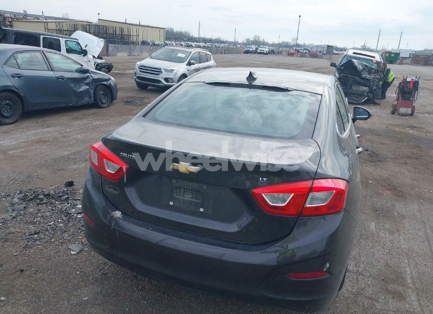 Photo 16 of 2017 Chevrolet Cruze LT AUTO (VIN 1G1BE5SM6H7183262)