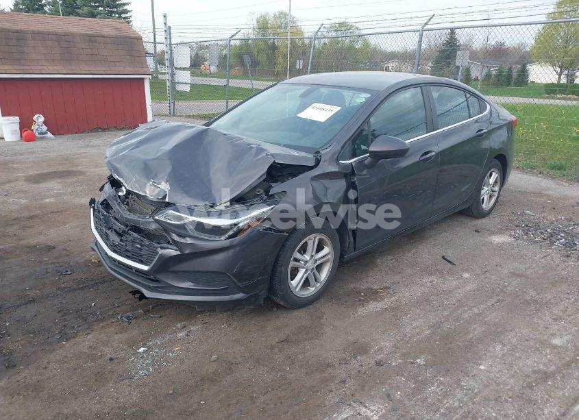 Photo 2 of 2017 Chevrolet Cruze LT AUTO (VIN 1G1BE5SM6H7183262)