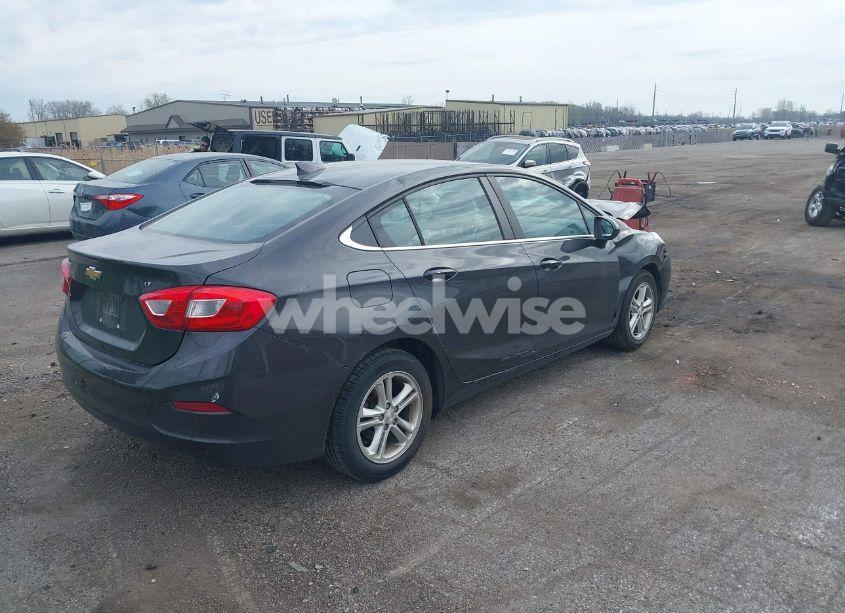 Photo 4 of 2017 Chevrolet Cruze LT AUTO (VIN 1G1BE5SM6H7183262)