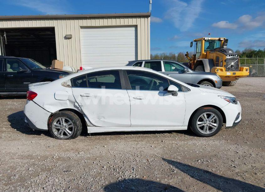 Photo 13 of 2017 Chevrolet Cruze LT AUTO (VIN 1G1BE5SM6H7183455)