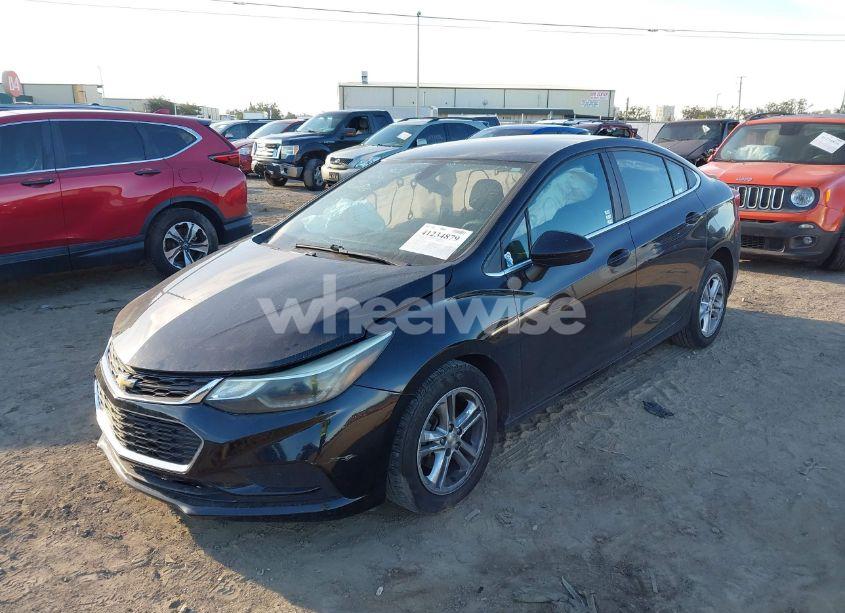Photo 2 of 2017 Chevrolet Cruze LT AUTO (VIN 1G1BE5SM6H7189353)