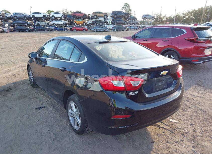 Photo 3 of 2017 Chevrolet Cruze LT AUTO (VIN 1G1BE5SM6H7189353)