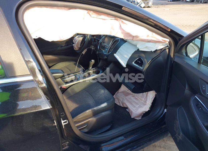 Photo 5 of 2017 Chevrolet Cruze LT AUTO (VIN 1G1BE5SM6H7189353)