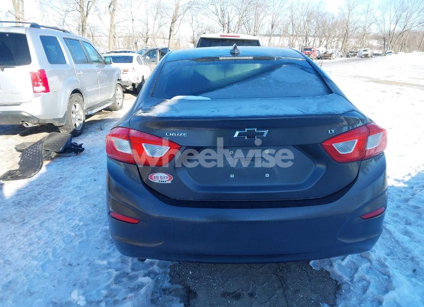 Photo 16 of 2017 Chevrolet Cruze LT AUTO (VIN 1G1BE5SM6H7217670)