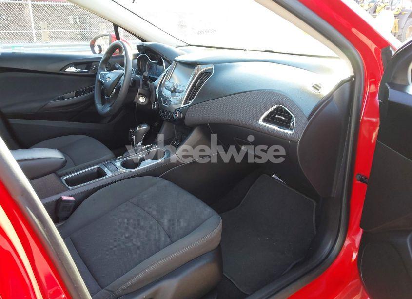 Photo 5 of 2017 Chevrolet Cruze LT AUTO (VIN 1G1BE5SM6H7223551)