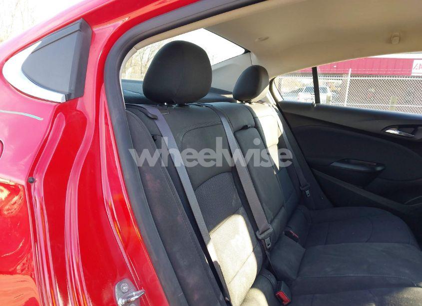 Photo 8 of 2017 Chevrolet Cruze LT AUTO (VIN 1G1BE5SM6H7223551)