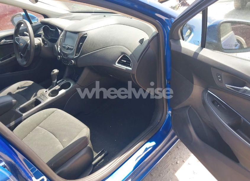 Photo 5 of 2017 Chevrolet Cruze LT AUTO (VIN 1G1BE5SM6H7244335)