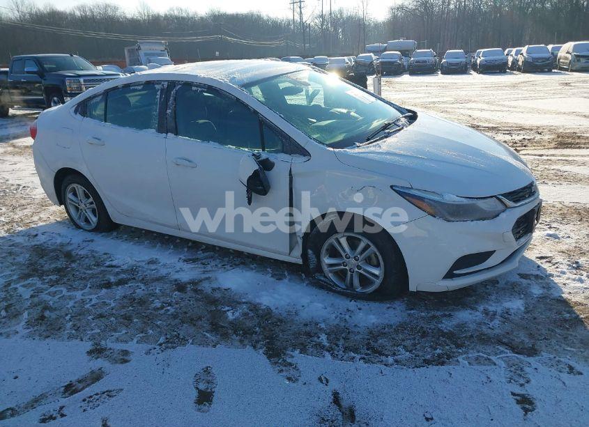 2017 Chevrolet Cruze LT AUTO (VIN 1G1BE5SM6H7245212) main photo
