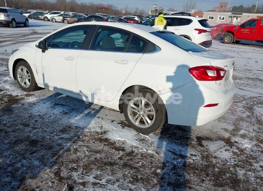 Photo 3 of 2017 Chevrolet Cruze LT AUTO (VIN 1G1BE5SM6H7245212)