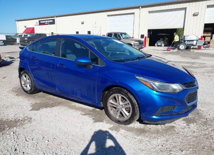 2017 Chevrolet Cruze LT AUTO (VIN 1G1BE5SM6H7246554) main photo