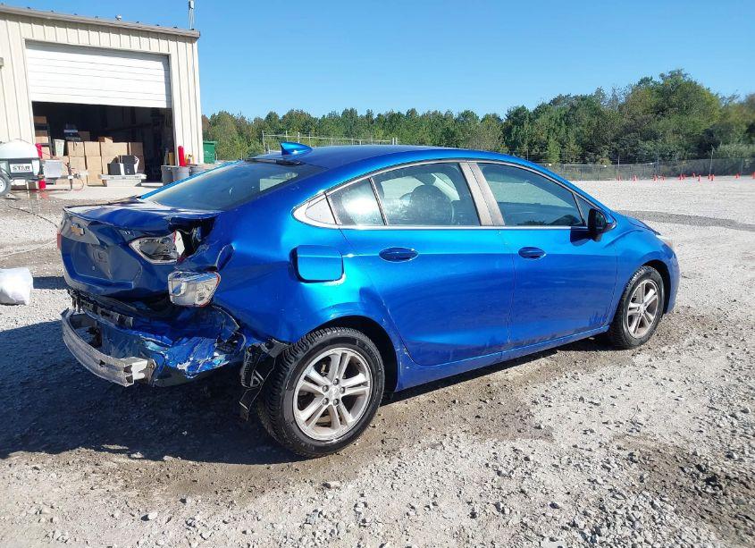 Photo 4 of 2017 Chevrolet Cruze LT AUTO (VIN 1G1BE5SM6H7246554)