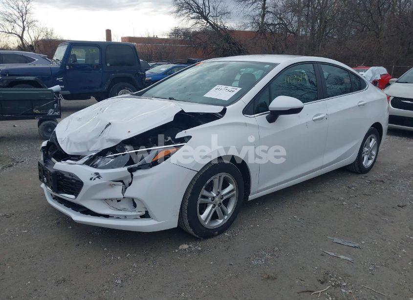 Photo 2 of 2017 Chevrolet Cruze LT AUTO (VIN 1G1BE5SM6H7248255)