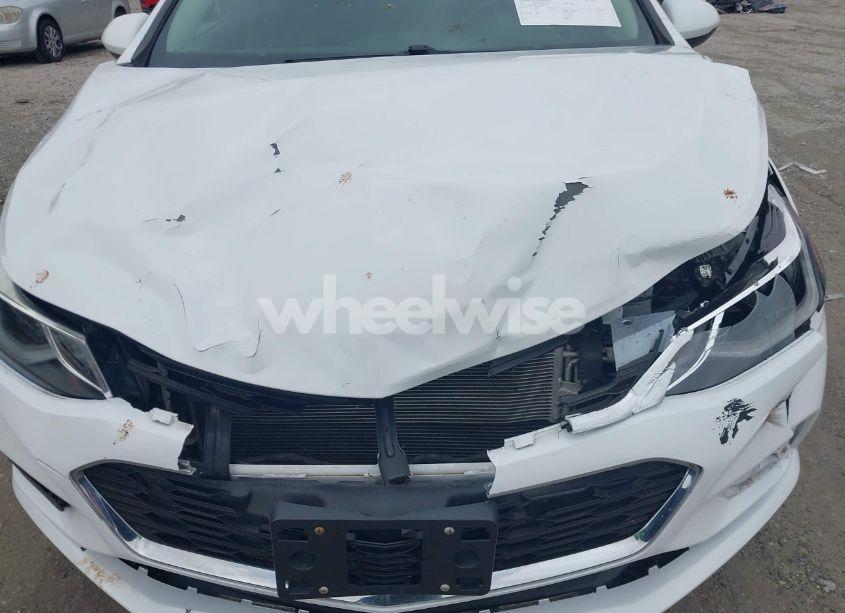 Photo 6 of 2017 Chevrolet Cruze LT AUTO (VIN 1G1BE5SM6H7248255)