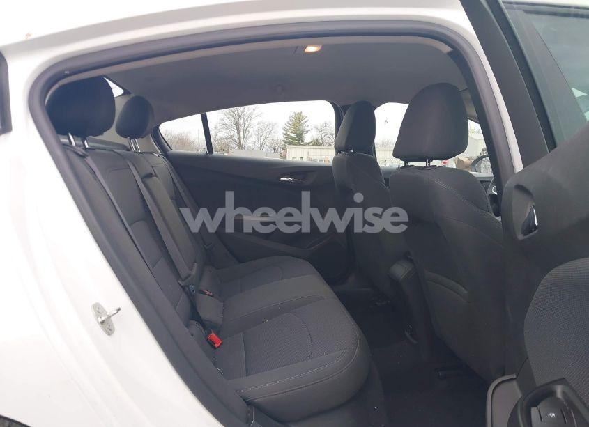 Photo 8 of 2017 Chevrolet Cruze LT AUTO (VIN 1G1BE5SM6H7248255)