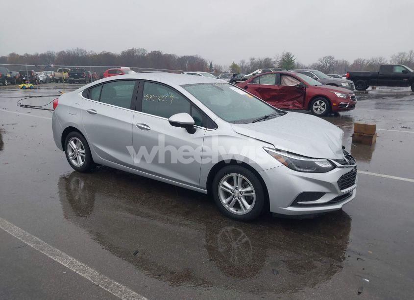 2017 Chevrolet Cruze LT AUTO (VIN 1G1BE5SM6H7253424) main photo