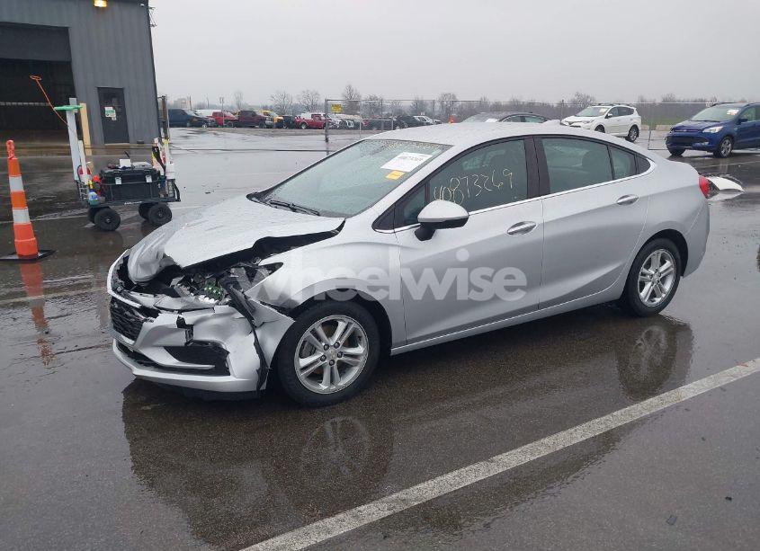 Photo 2 of 2017 Chevrolet Cruze LT AUTO (VIN 1G1BE5SM6H7253424)