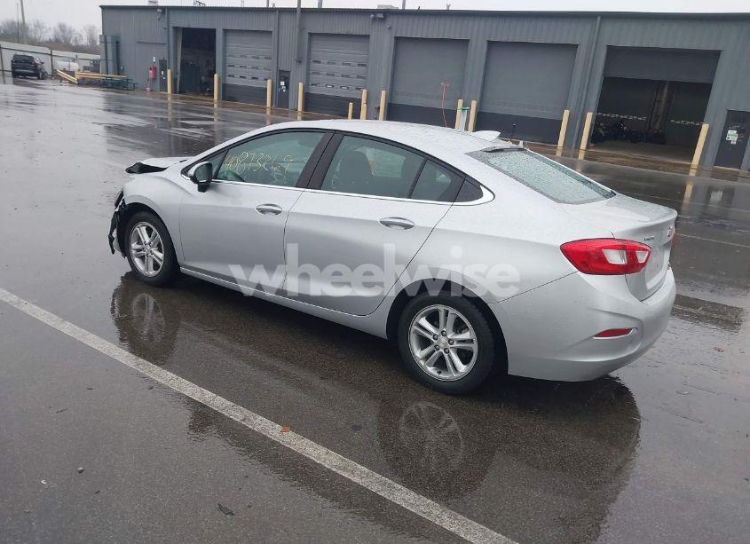 Photo 3 of 2017 Chevrolet Cruze LT AUTO (VIN 1G1BE5SM6H7253424)