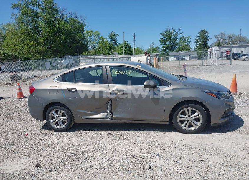 Photo 13 of 2017 Chevrolet Cruze LT AUTO (VIN 1G1BE5SM6H7255416)