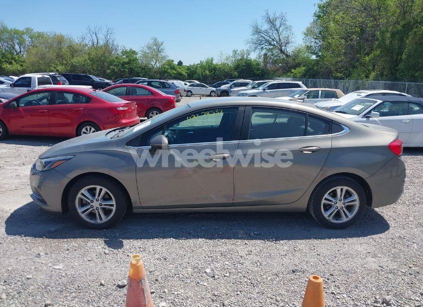 Photo 14 of 2017 Chevrolet Cruze LT AUTO (VIN 1G1BE5SM6H7255416)