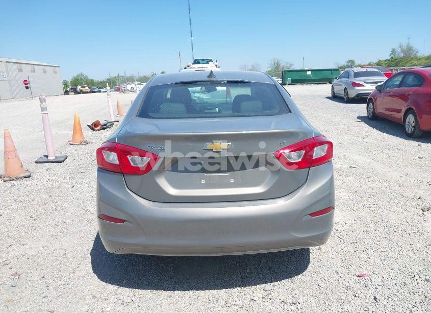 Photo 16 of 2017 Chevrolet Cruze LT AUTO (VIN 1G1BE5SM6H7255416)