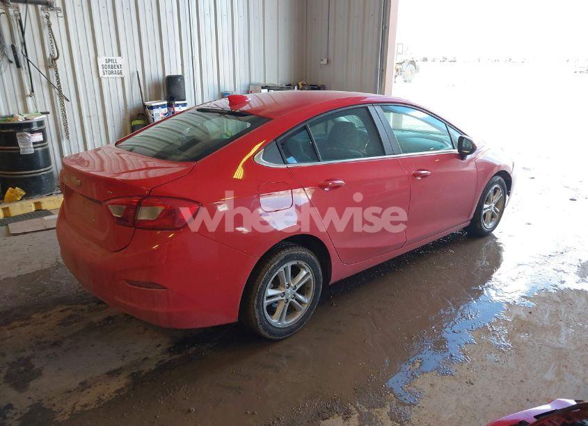 Photo 4 of 2017 Chevrolet Cruze LT AUTO (VIN 1G1BE5SM6H7271969)