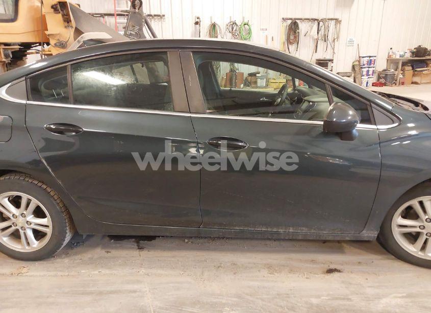 Photo 13 of 2017 Chevrolet Cruze LT AUTO (VIN 1G1BE5SM6H7272832)