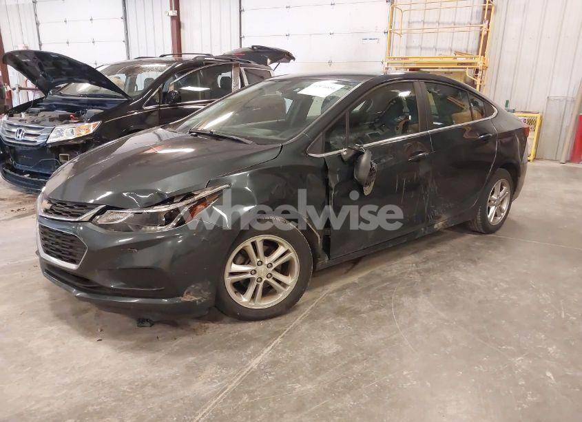 Photo 2 of 2017 Chevrolet Cruze LT AUTO (VIN 1G1BE5SM6H7272832)