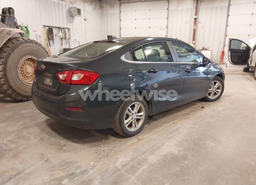 Photo 4 of 2017 Chevrolet Cruze LT AUTO (VIN 1G1BE5SM6H7272832)