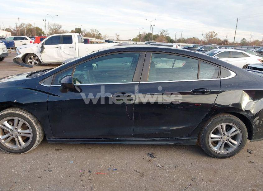 Photo 14 of 2017 Chevrolet Cruze LT AUTO (VIN 1G1BE5SM6H7276993)