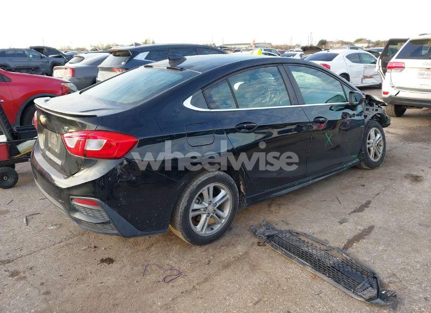 Photo 4 of 2017 Chevrolet Cruze LT AUTO (VIN 1G1BE5SM6H7276993)