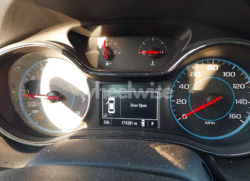 Photo 7 of 2017 Chevrolet Cruze LT AUTO (VIN 1G1BE5SM6H7276993)