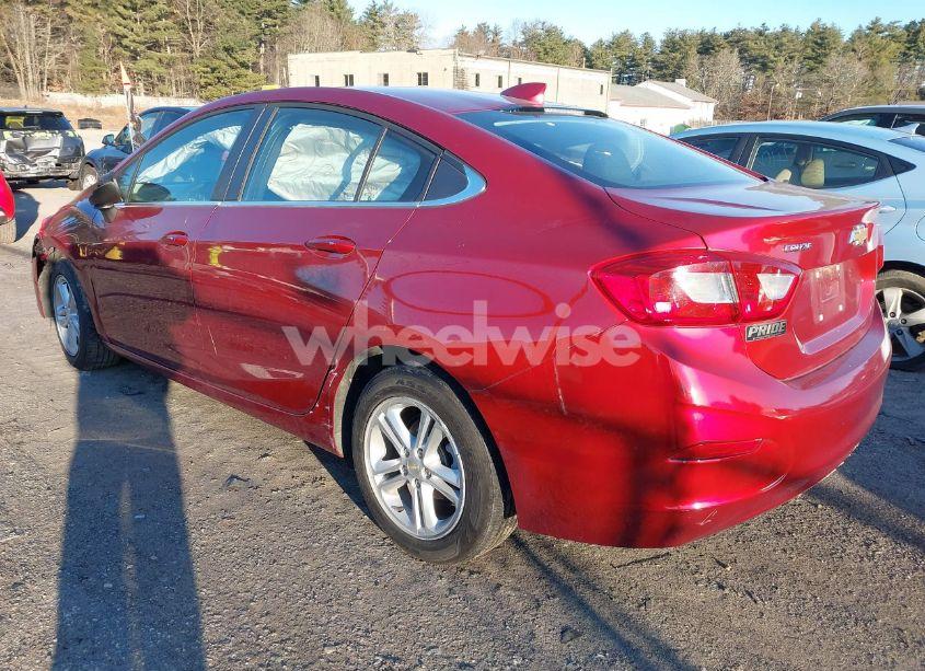 Photo 3 of 2018 Chevrolet Cruze LT AUTO (VIN 1G1BE5SM6J7110446)