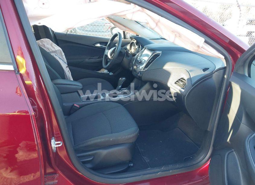 Photo 5 of 2018 Chevrolet Cruze LT AUTO (VIN 1G1BE5SM6J7110446)