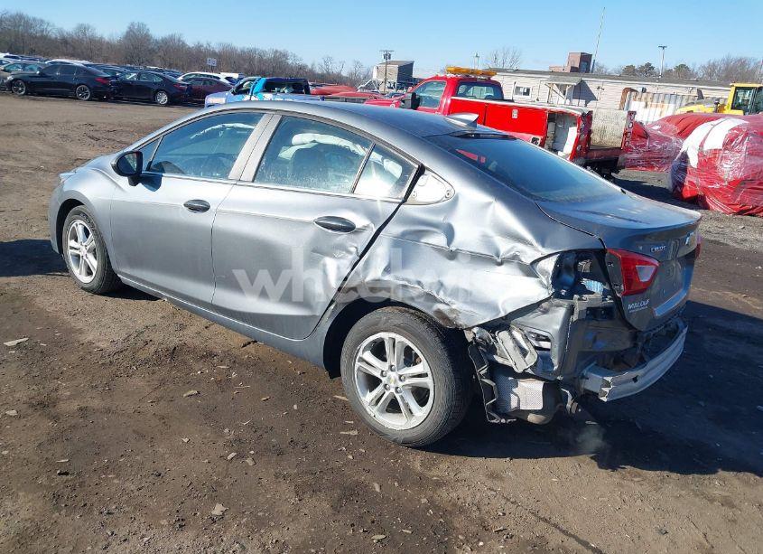 Photo 3 of 2018 Chevrolet Cruze LT AUTO (VIN 1G1BE5SM6J7117705)